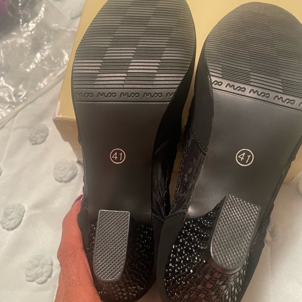 Shoes - Picture 11 of 16